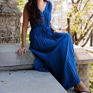 Beautiful RW&Co accordion dress, size small, brand new